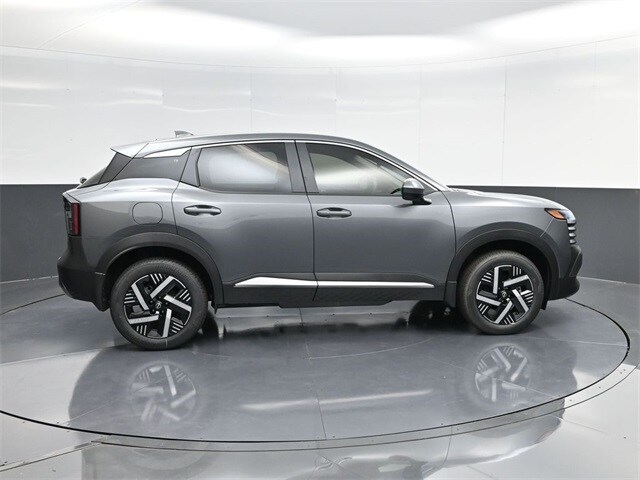 2025 Nissan Kicks SV photo 2