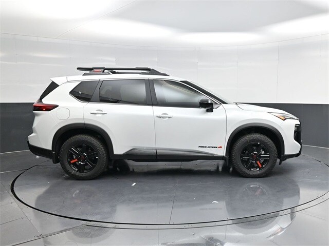 2026 Nissan Rogue SV photo 2