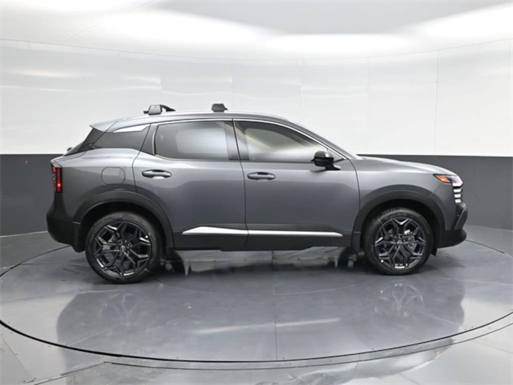 New 2026 Nissan Kicks SR SUV