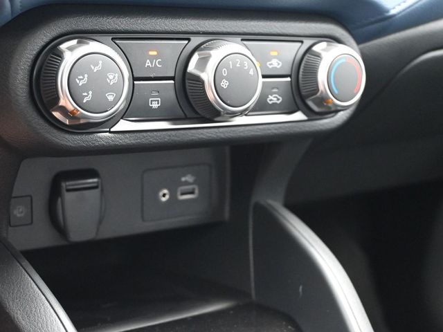 2025 Nissan Versa Sedan SV - Photo 25