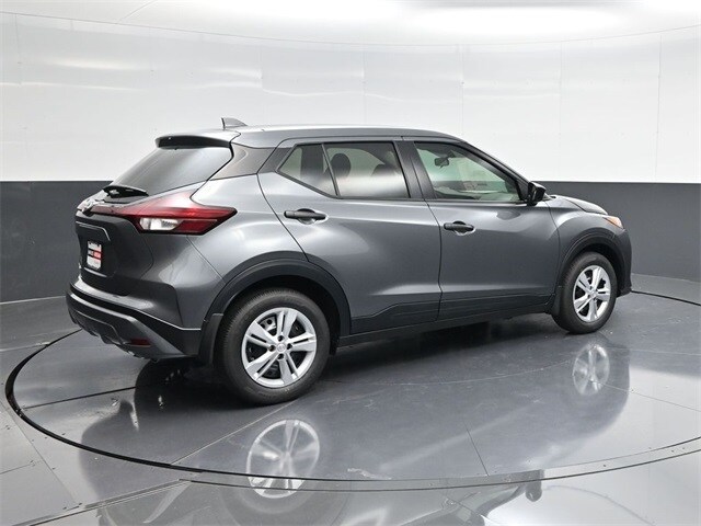 2025 Nissan Kicks Play S photo 3