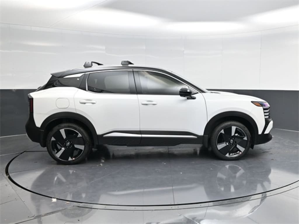 New 2026 Nissan Kicks SR SUV