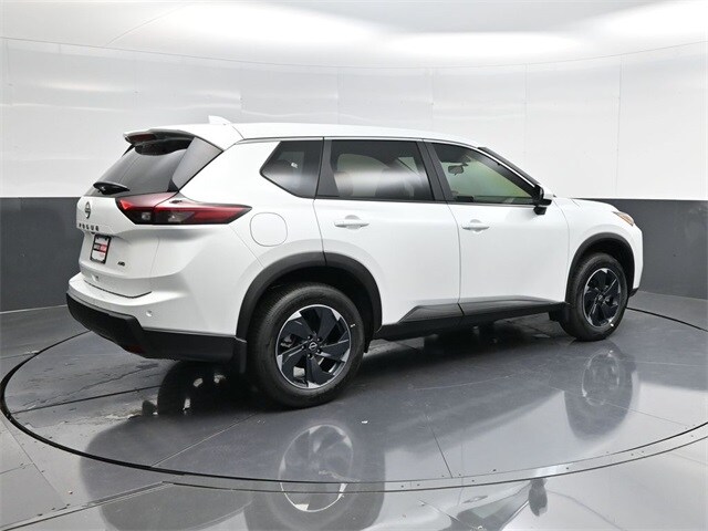 2026 Nissan Rogue SV photo 2