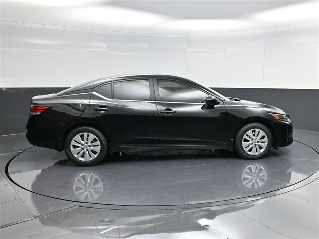 2025 Nissan Sentra S photo 2