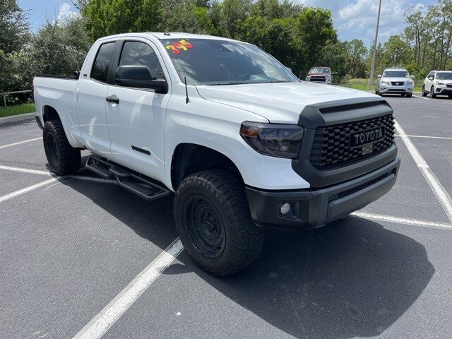 Used 2018 Toyota Tundra SR5 with VIN 5TFRM5F11JX134369 for sale in Naples, FL