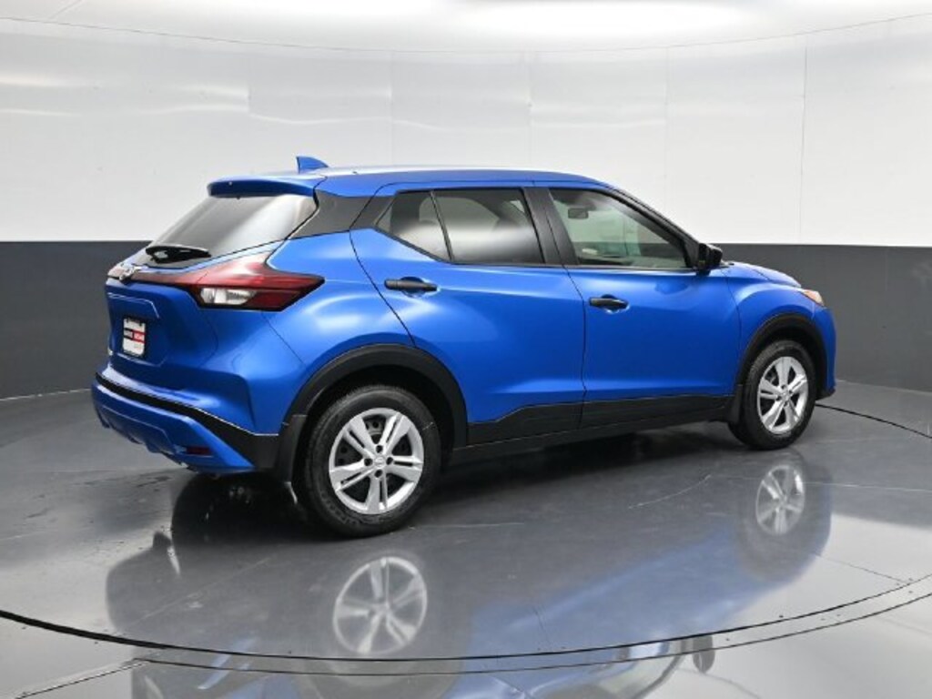 Used 2025 Nissan Kicks Play S SUV