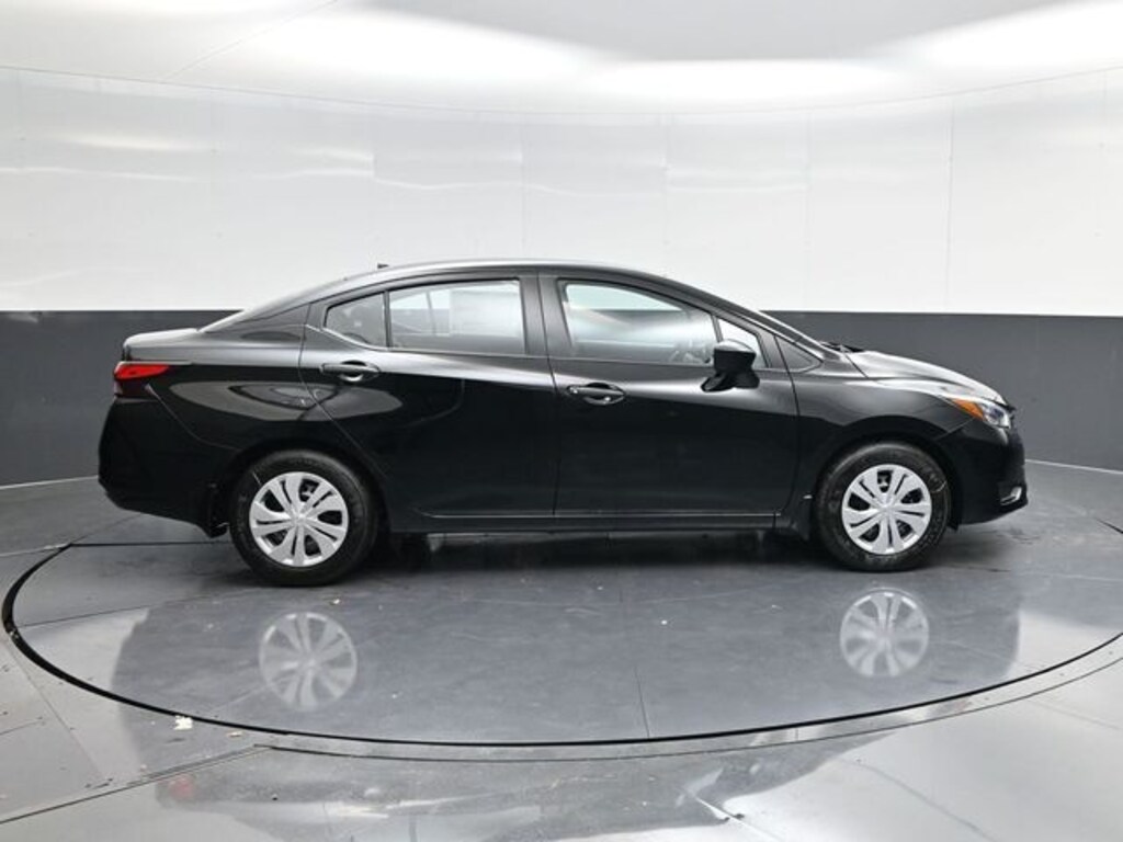 New 2025 Nissan Versa 1.6 S Sedan
