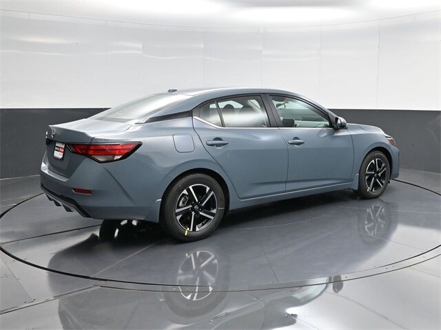 2025 Nissan Sentra SV photo 3