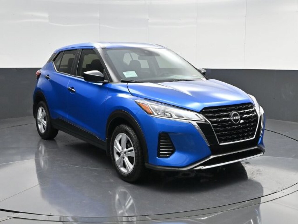 Used 2025 Nissan Kicks Play S SUV