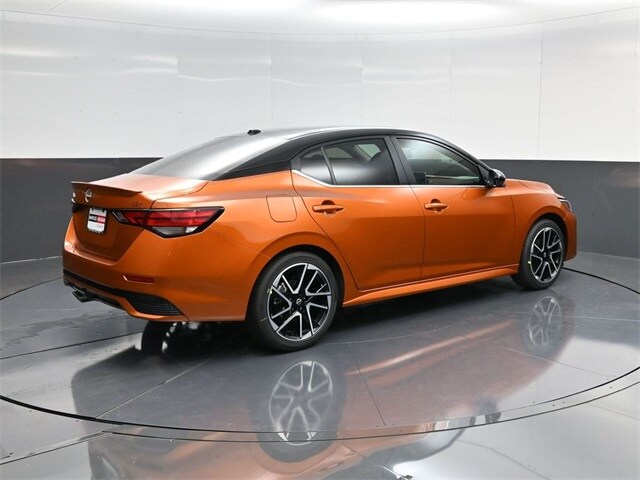 2025 Nissan Sentra SR photo 3