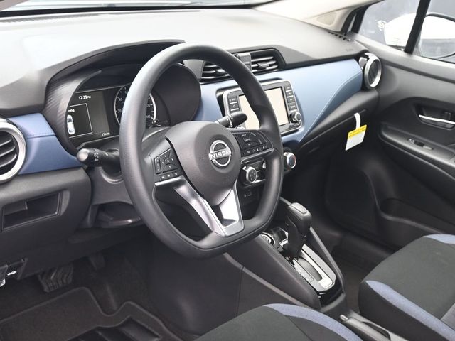 2025 Nissan Versa Sedan SV - Photo 9