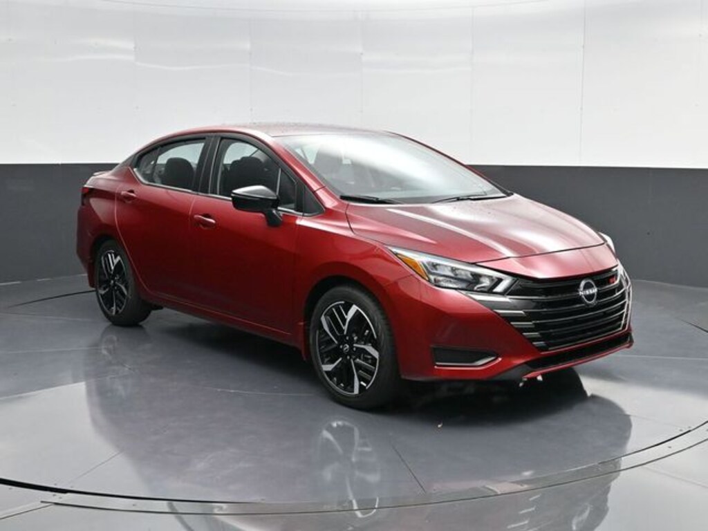 New 2025 Nissan Versa 1.6 SR Sedan