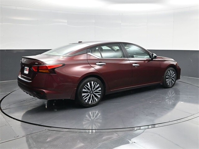 2024 Nissan Altima 2.5 SV photo 3