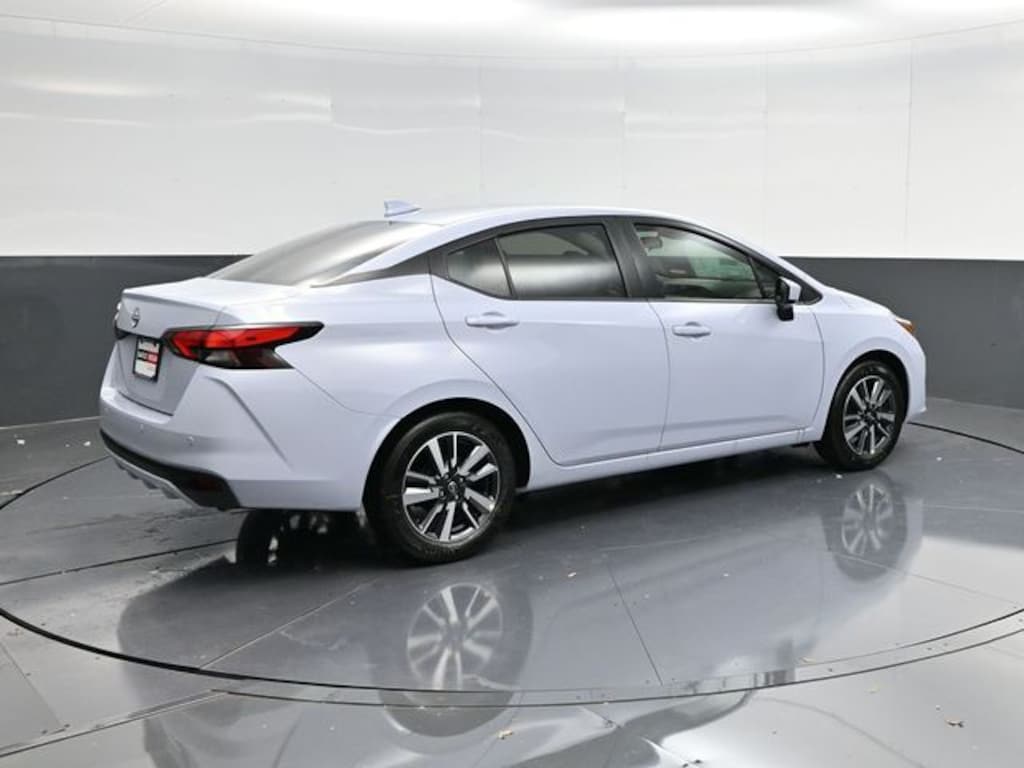 New 2025 Nissan Versa 1.6 SV Sedan