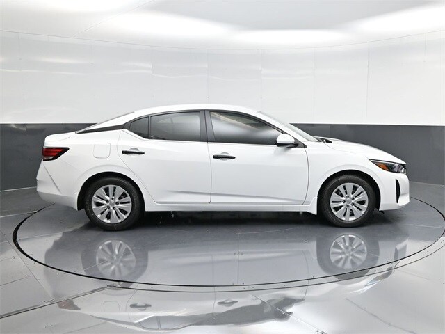 2025 Nissan Sentra S photo 2
