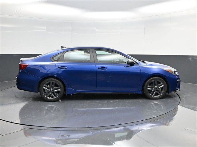 2021 Kia Forte GT-Line photo 2
