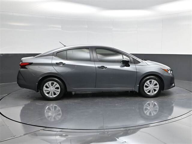 2024 Nissan Versa 1.6 S photo 2