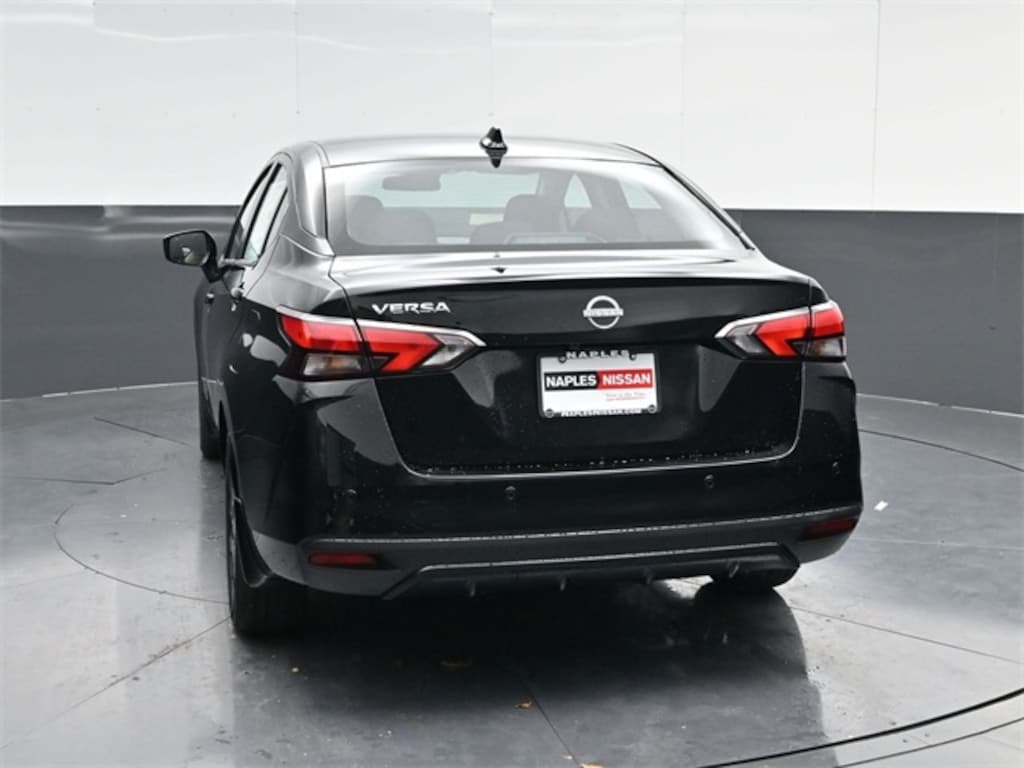 New 2025 Nissan Versa 1.6 SV Sedan