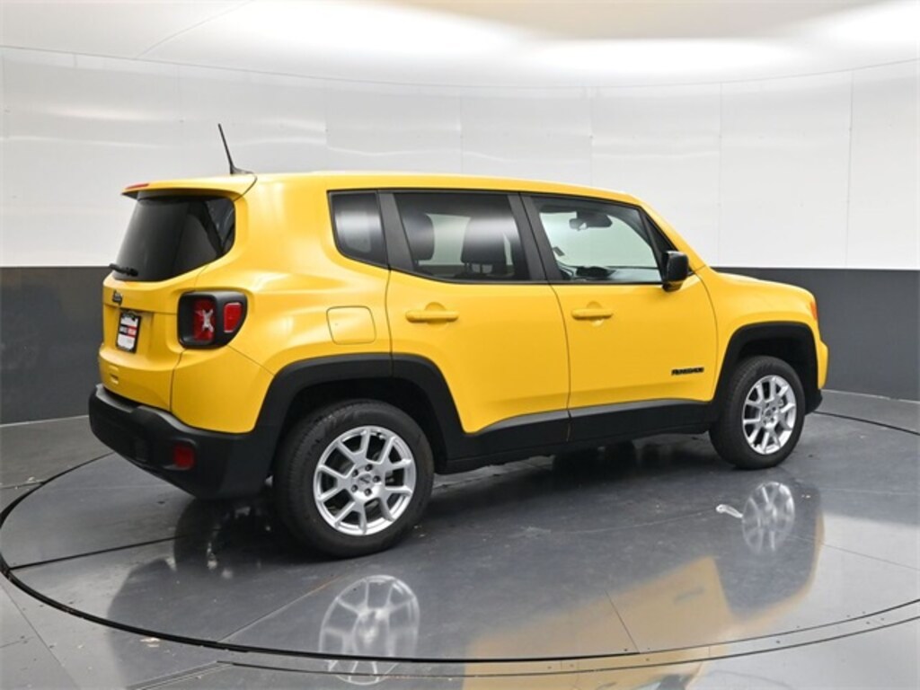 Used 2023 Jeep Renegade Latitude SUV