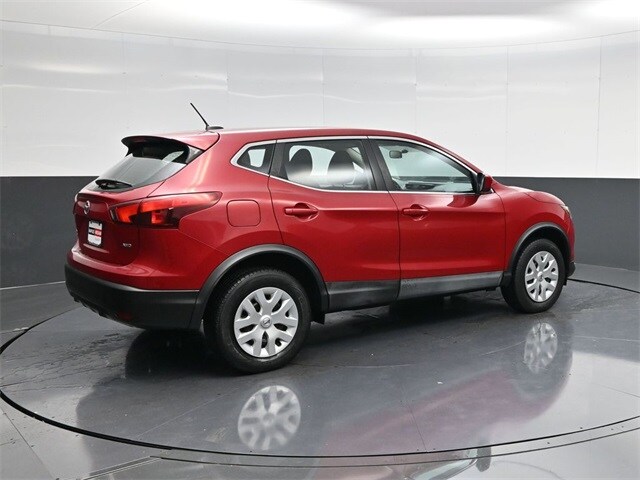 2017 Nissan Rogue Sport S photo 3