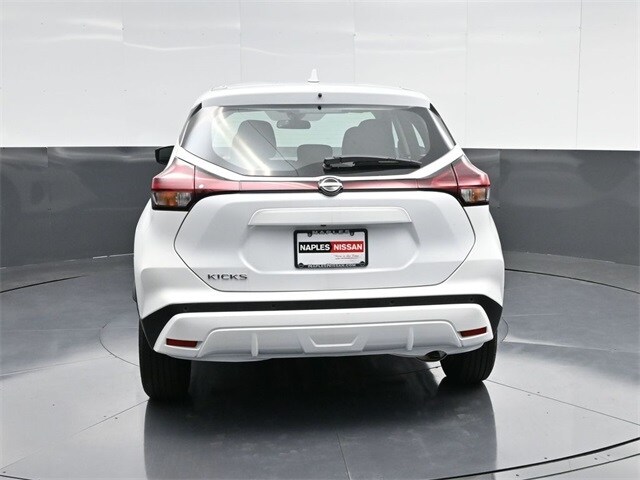 2025 Nissan Kicks Play S photo 3