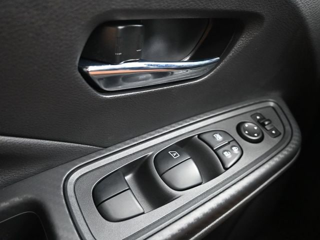 2025 Nissan Versa Sedan SV - Photo 19