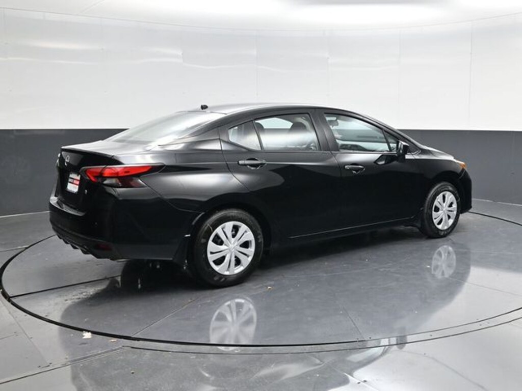 New 2025 Nissan Versa 1.6 S Sedan