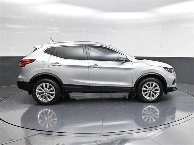 2021 Nissan Rogue Sport SV photo 2