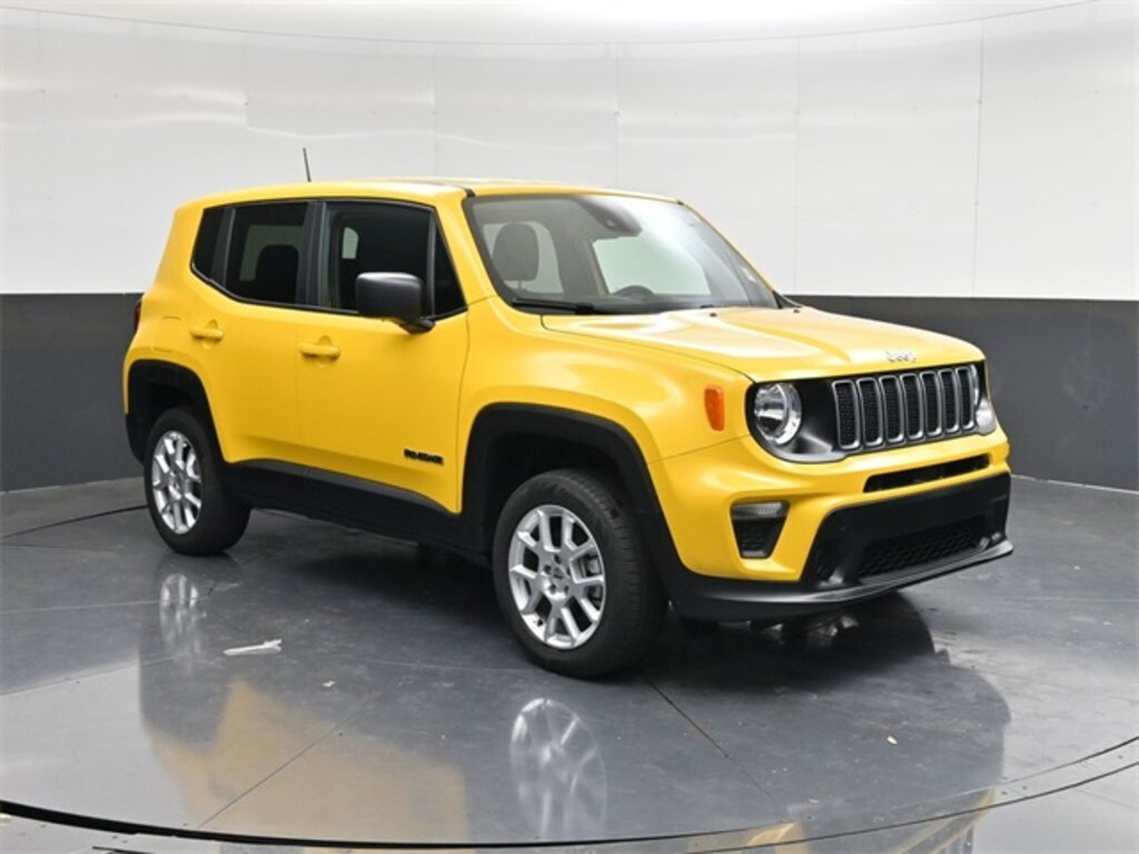 Used 2023 Jeep Renegade Latitude SUV