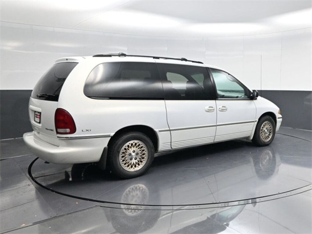 Used 1996 Chrysler Town & Country LXi (STD is Estimated) Van Passenger Van