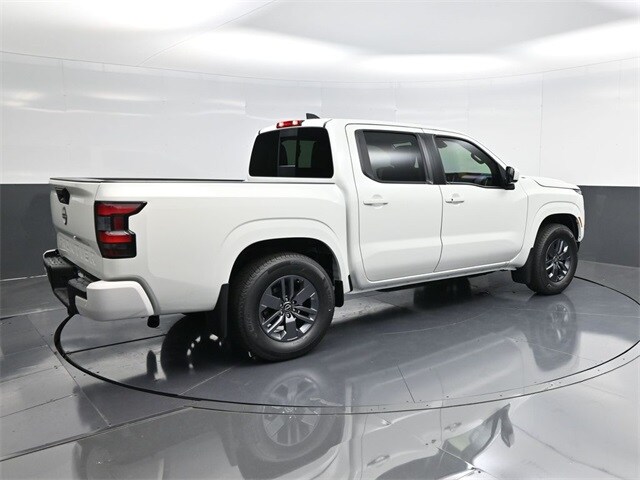 2025 Nissan Frontier SV photo 3