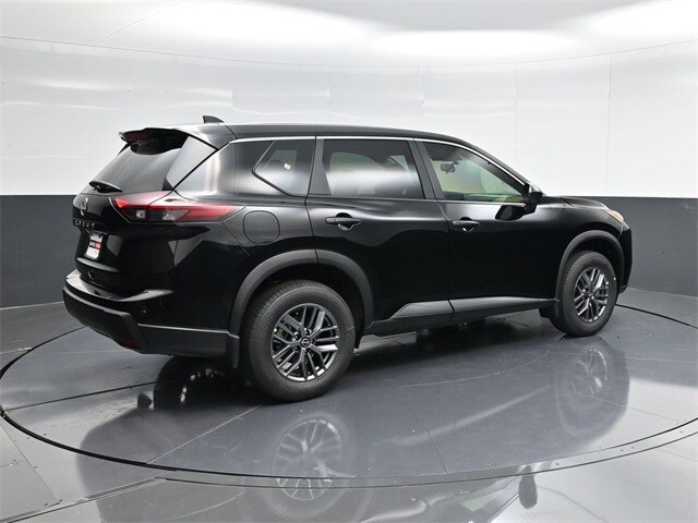 2026 Nissan Rogue S photo 3