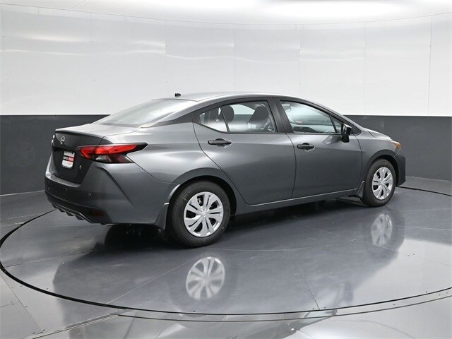 2025 Nissan Versa 1.6 S photo 3