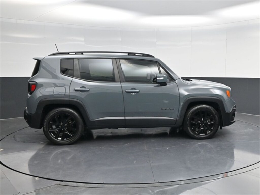Used 2018 Jeep Renegade Latitude FWD SUV