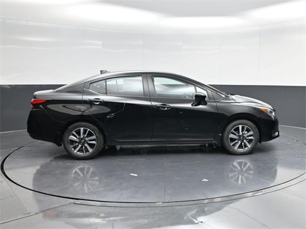 New 2025 Nissan Versa 1.6 SV Sedan