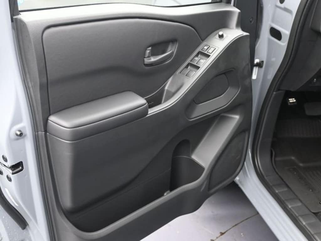 New 2026 Nissan Frontier SV Truck Crew Cab