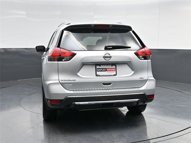 2017 Nissan Rogue SL photo 4