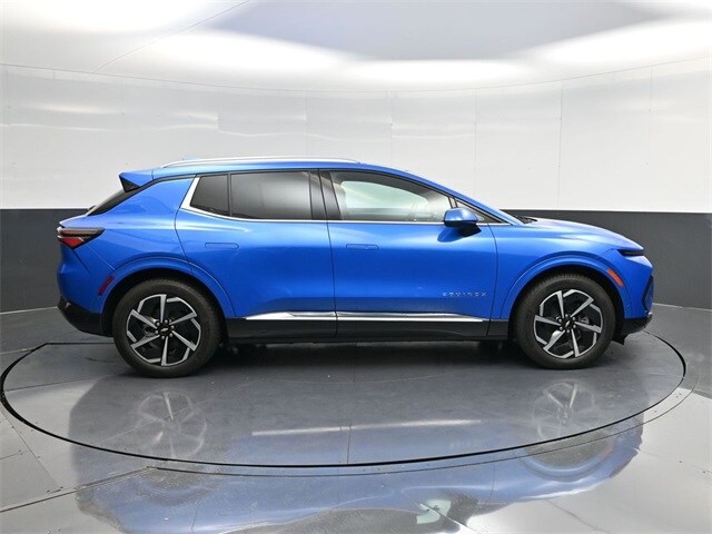 2024 Chevrolet Equinox EV 1LT photo 2