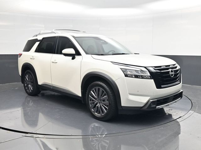 2023 Nissan Pathfinder SL 2WD's photo
