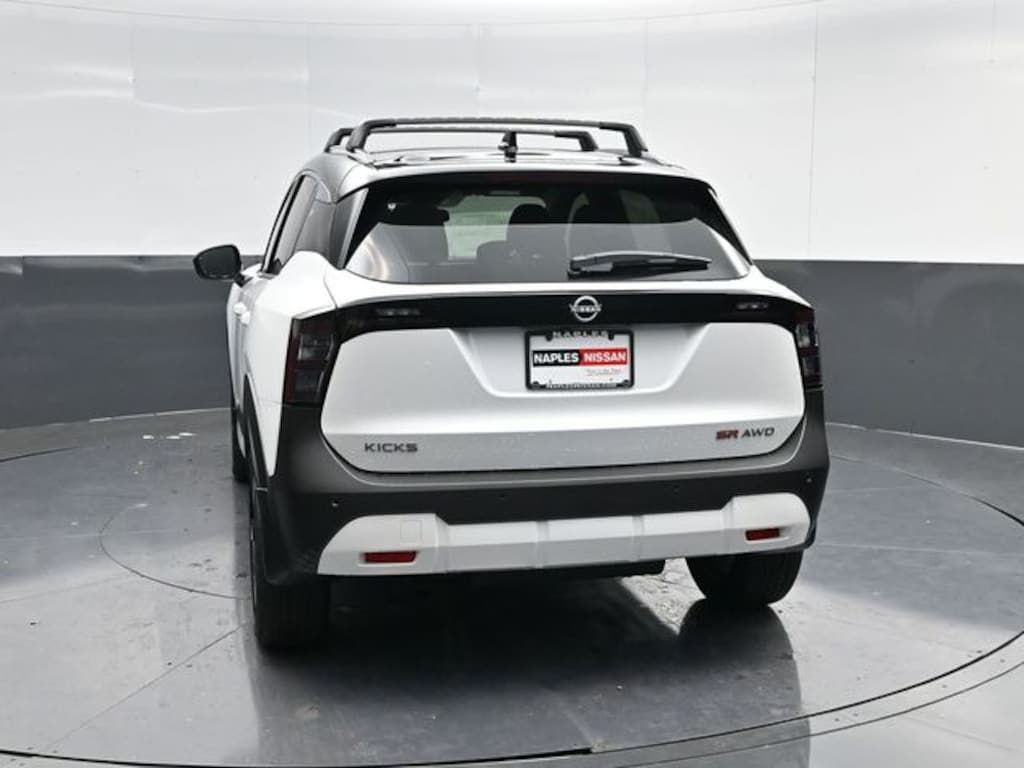 New 2026 Nissan Kicks SR SUV