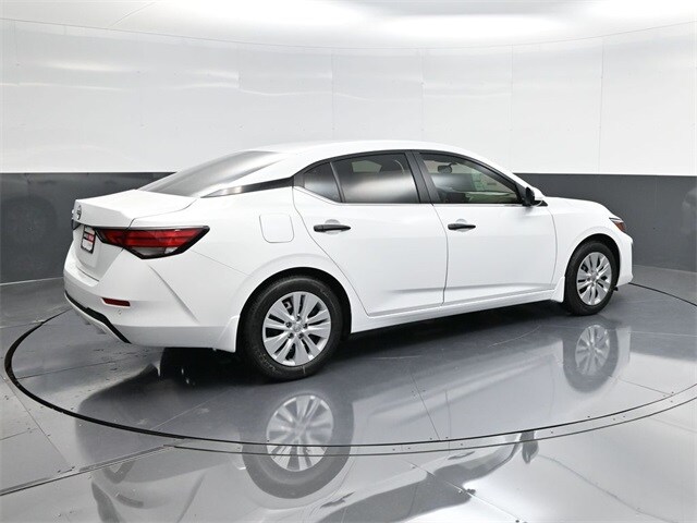 2025 Nissan Sentra S photo 3