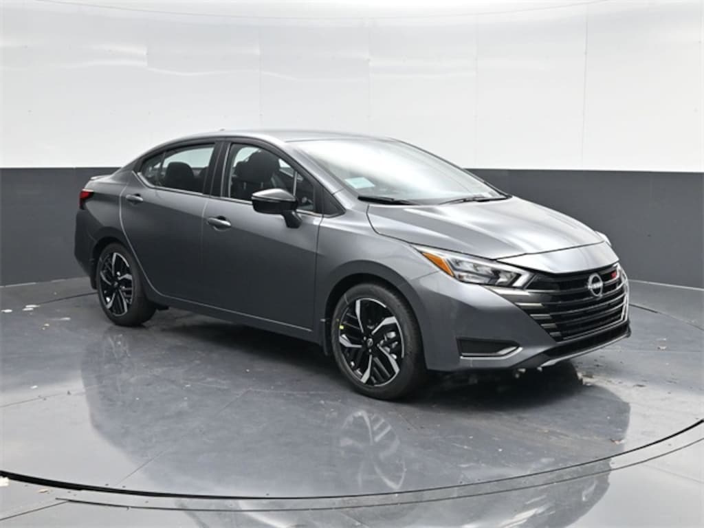 New 2025 Nissan Versa 1.6 SR Sedan