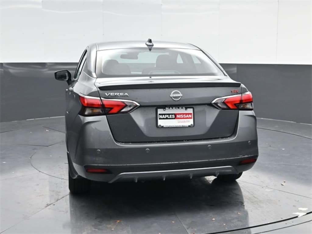 New 2025 Nissan Versa 1.6 SR Sedan
