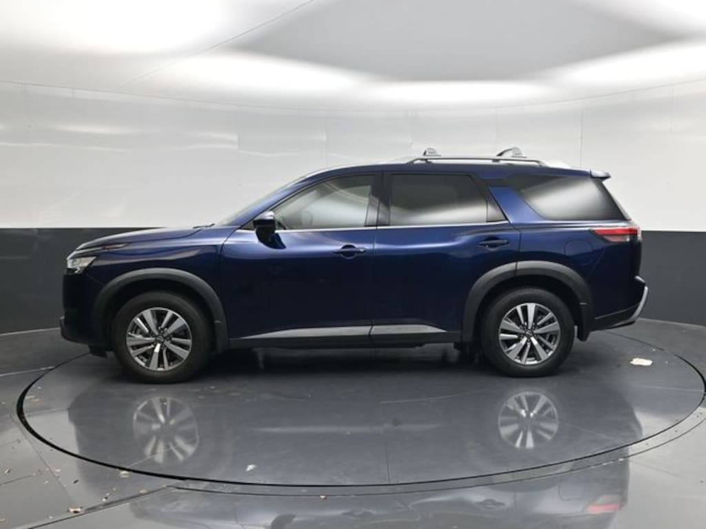 Used 2022 Nissan Pathfinder SL SUV