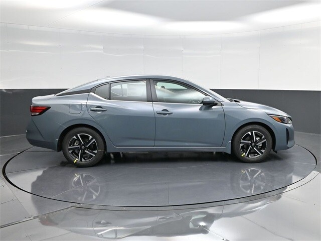 2025 Nissan Sentra SV photo 2