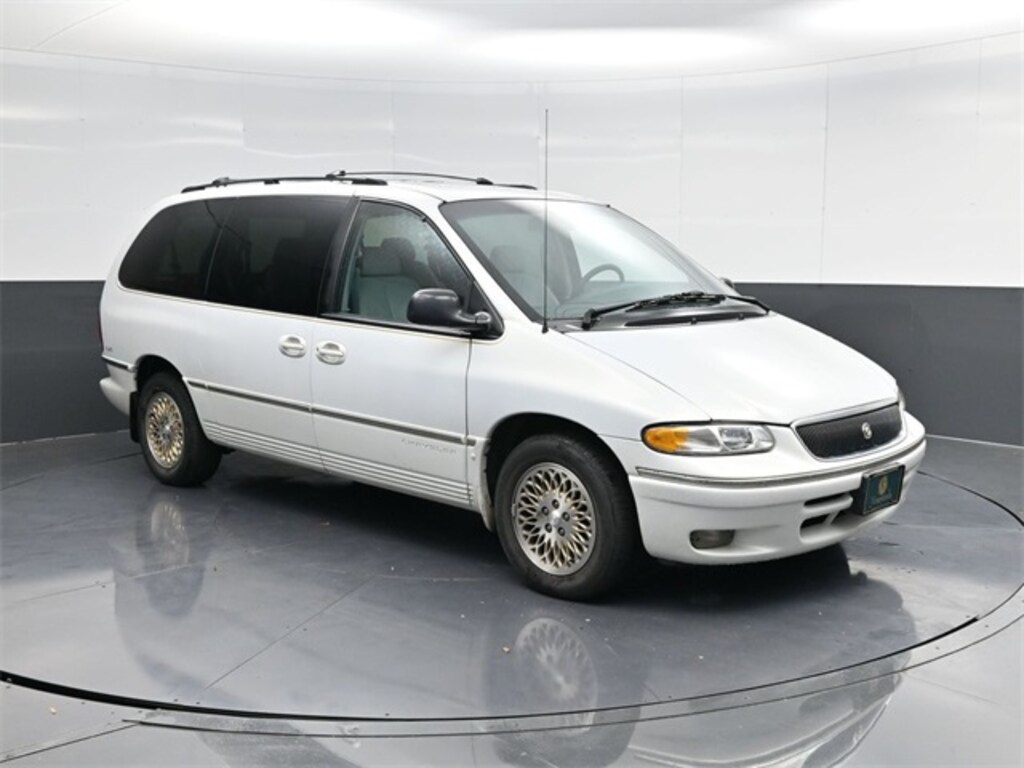 Used 1996 Chrysler Town & Country LXi (STD is Estimated) Van Passenger Van