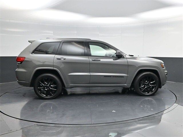 2020 Jeep Grand Cherokee Altitude photo 2