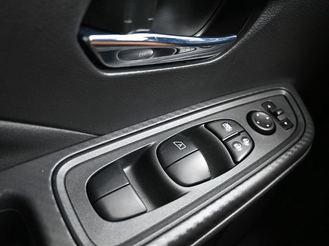 2025 Nissan Versa Sedan SV - Photo 19