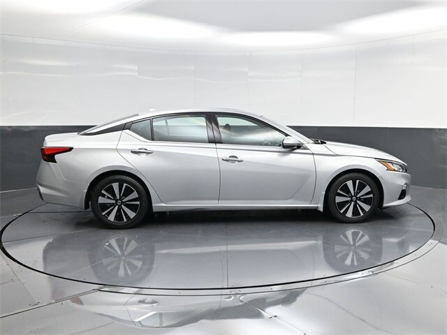 2022 Nissan Altima 2.5 SL photo 2