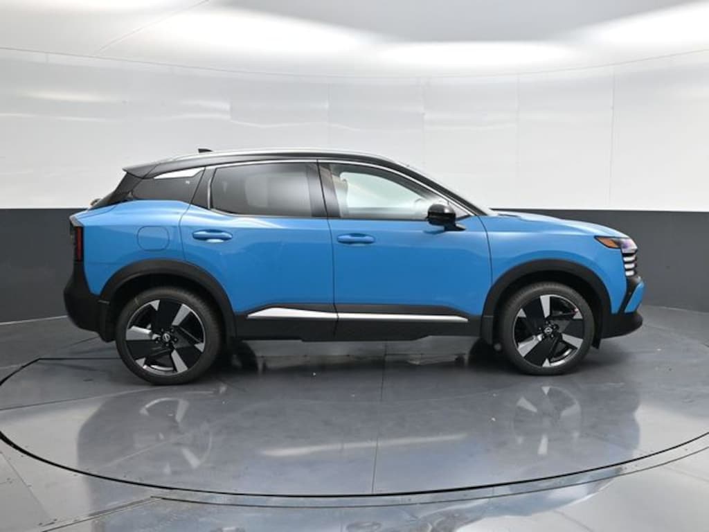 New 2026 Nissan Kicks SR SUV